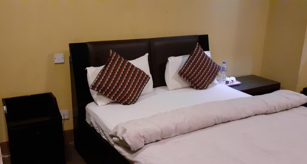 Ambience House Hotel Lalitpur Bagian luar foto
